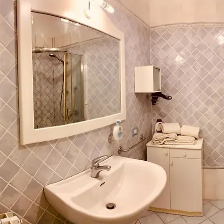 Domo La Laguna Bed & Breakfast *